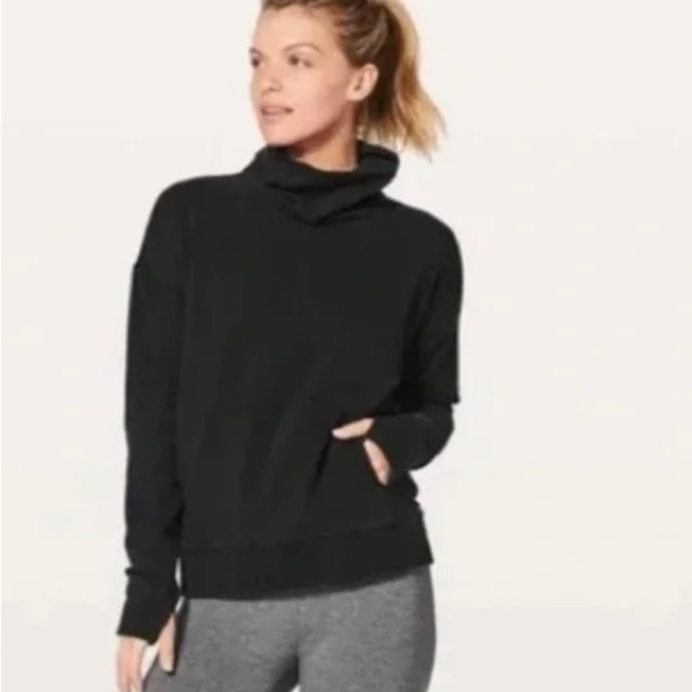 Lululemon Black Funnel Neck pullover EUC size 8